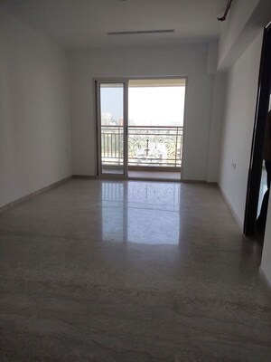 Room in 3 BHK Apartment at Bharat Skyvistas, Andheri West – for Sale