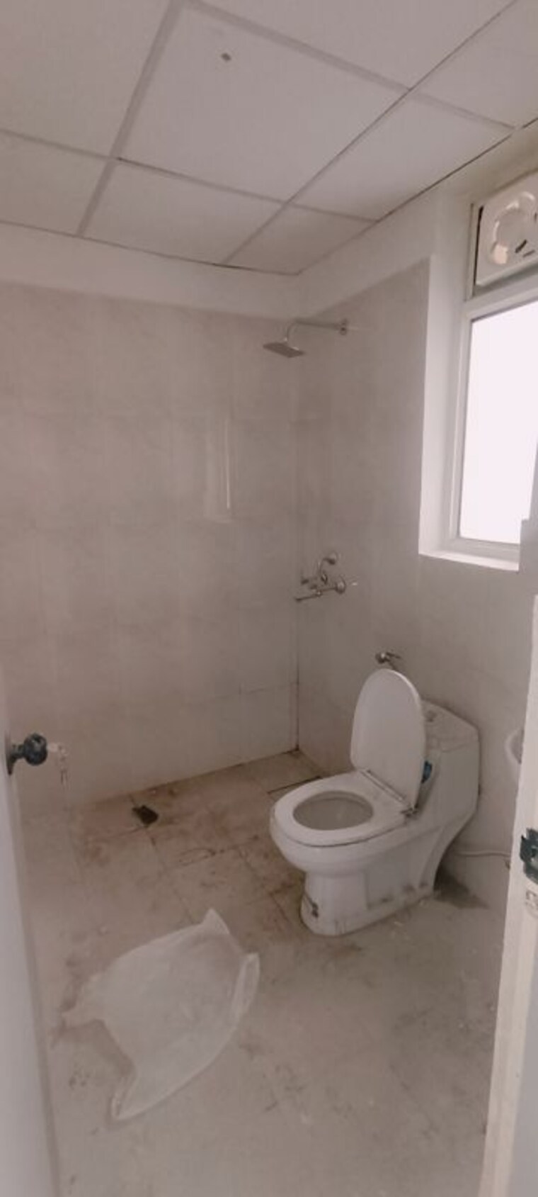 Bathroom, pyramid-midtown 2 Bedroom 800 Sq.Ft. Apartment In Sector 59 Gurgaon 10311698