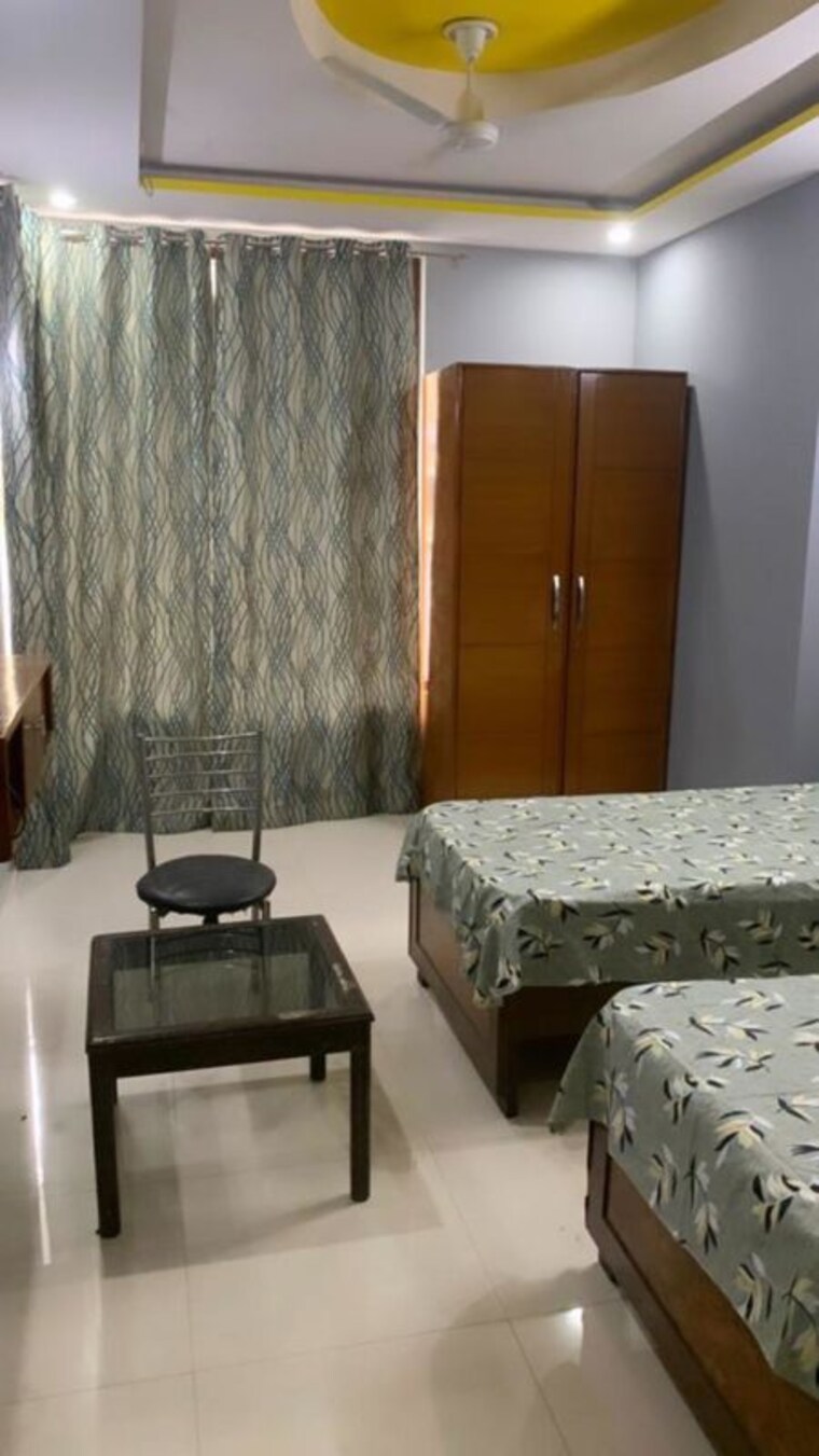 Bedroom, sector 39 Pg For Boys In Sector 39 10311724