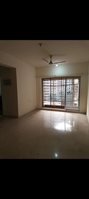 Room in 1 BHK Apartment at Kalpataru Hills, Manpada – for Sale