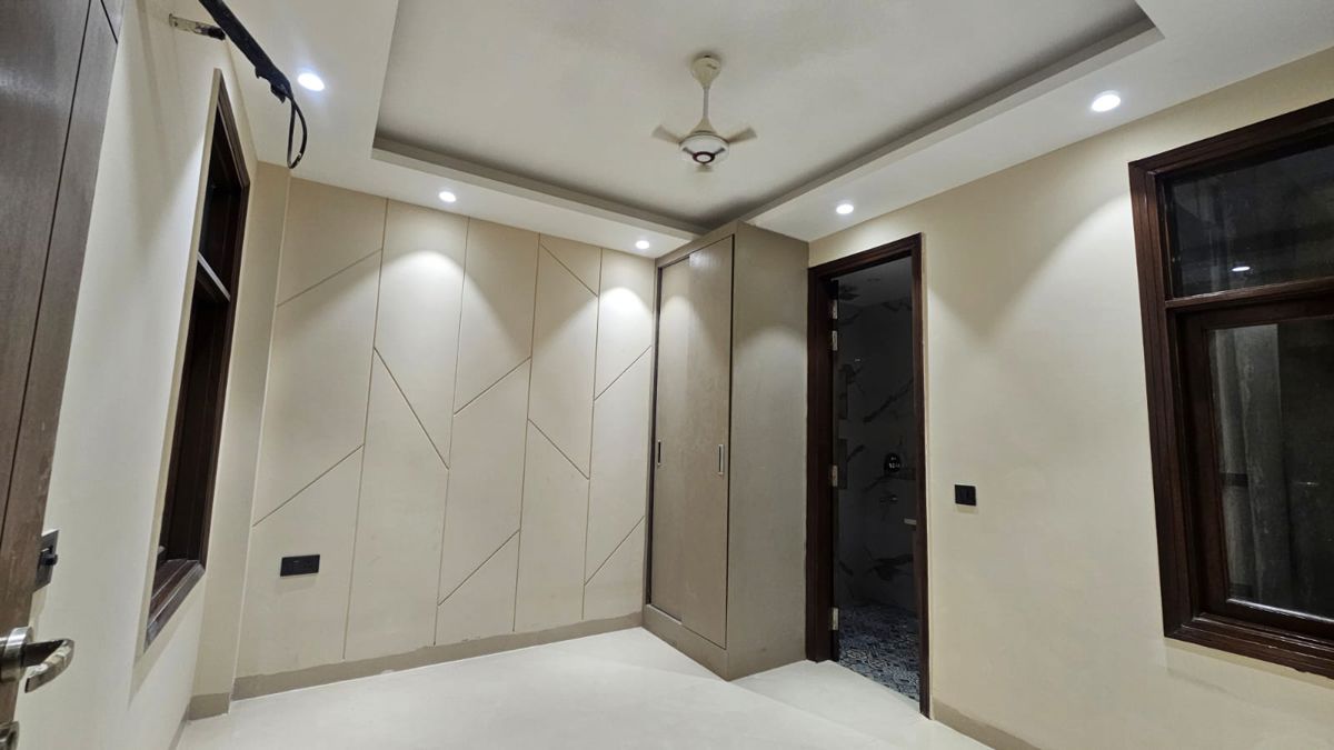 3 BHK Builder Floor For Sale in Saket