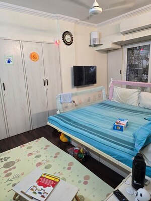 Bedroom in 3 BHK Apartment at Bandra West – for Rent