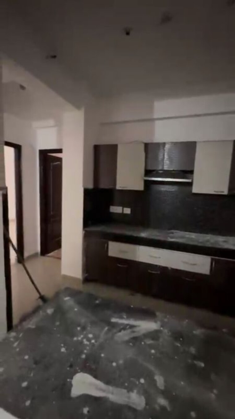 Kitchen, paramount-symphony 2.5 Bedroom 1425 Sq.Ft. Apartment In Sain Vihar Ghaziabad 10311760