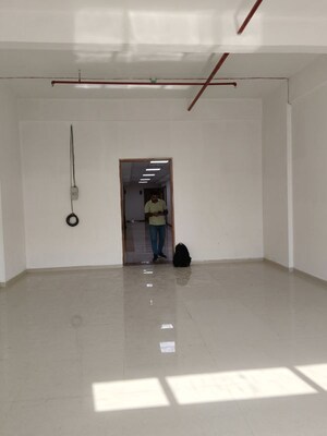 Furnished Amenities in 3 BHK Apartment at Ashirwad CHS Naupada, Naupada – for Rent