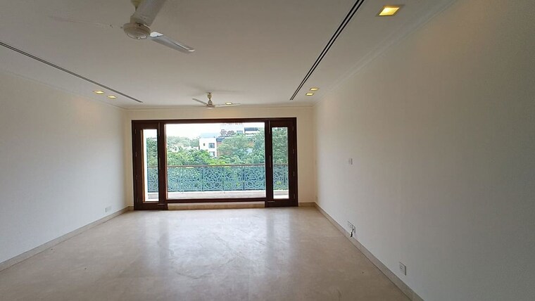 Room, chanakyapuri 4 Bedroom 750 Sq.Yd. Builder Floor In Chanakyapuri Delhi 10311839