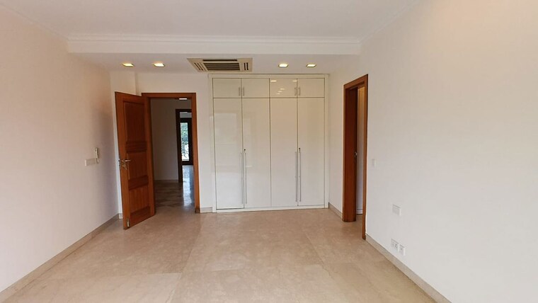 Room, chanakyapuri 4 Bedroom 750 Sq.Yd. Builder Floor In Chanakyapuri Delhi 10311839