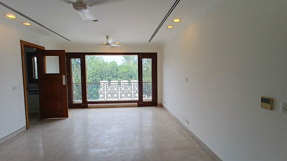 4 BHK + Pooja Room,Servant Room,Study Room,Store Room Builder Floor For Rent in Chanakyapuri