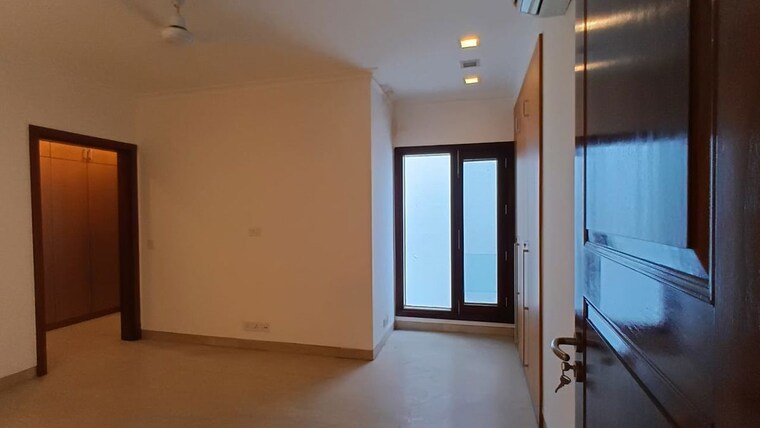 Room, chanakyapuri 4 Bedroom 750 Sq.Yd. Builder Floor In Chanakyapuri Delhi 10311839
