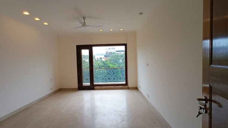 Room, chanakyapuri 4 Bedroom 750 Sq.Yd. Builder Floor In Chanakyapuri Delhi 10311839