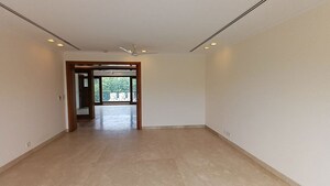 Room in 4 BHK Builder Floor at Chanakyapuri – for Rent