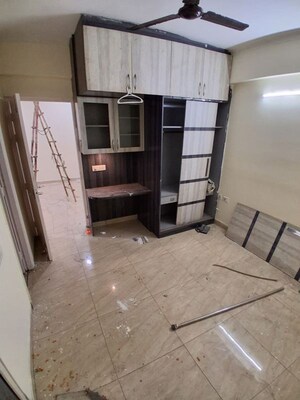 Parking in 3 BHK Apartment at Gaur City 2 - 14th Avenue, Sector 16c Greater Noida – for Rent