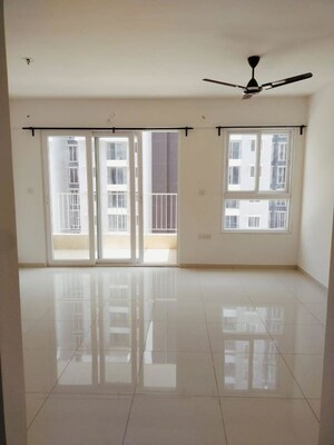 Room in 2 BHK Apartment at Godrej Aqua, International Airport Road – for Rent