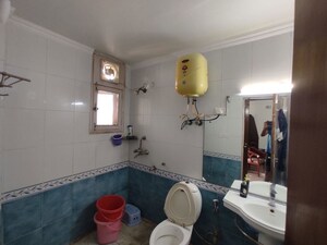 Team Area in 4 BHK Apartment at Royal Residency Gurgaon, Sector 45 – for Rent