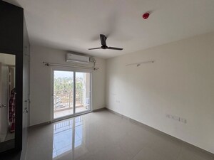 Room in 2.5 BHK Apartment at Mantri Webcity, Hennur – for Rent