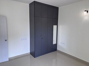 Room in 2.5 BHK Apartment at Mantri Webcity, Hennur – for Rent