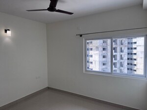 Room in 2.5 BHK Apartment at Mantri Webcity, Hennur – for Rent