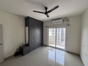 Room in 2.5 BHK Apartment at Mantri Webcity, Hennur – for Rent