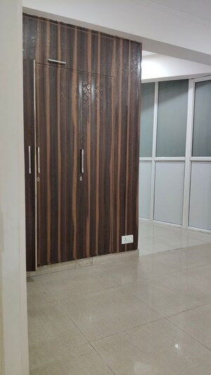 Building Lobby in 3 BHK Apartment at Gaur City 2 - 11th Avenue, Sector 16c Greater Noida – for Rent