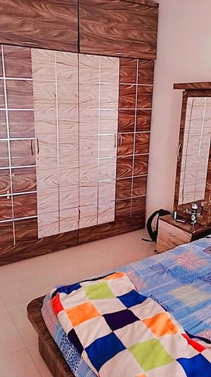 Bedroom in 2 BHK Apartment at Andheri West – for Rent