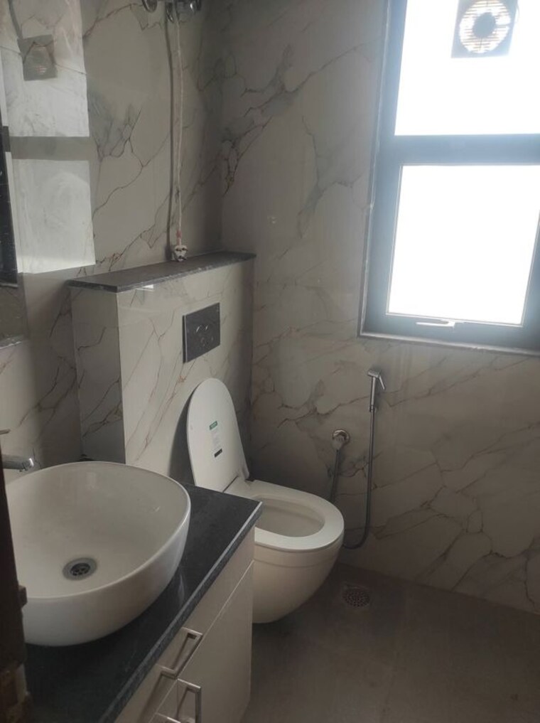 Bathroom, medi city 3 Bedroom 250 Sq.Yd. Builder Floor In Medi City Gurgaon 10311920