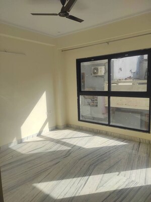 Room in 3 BHK Builder Floor at Medi City – for Rent