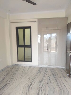Room in 3 BHK Builder Floor at Medi City – for Rent