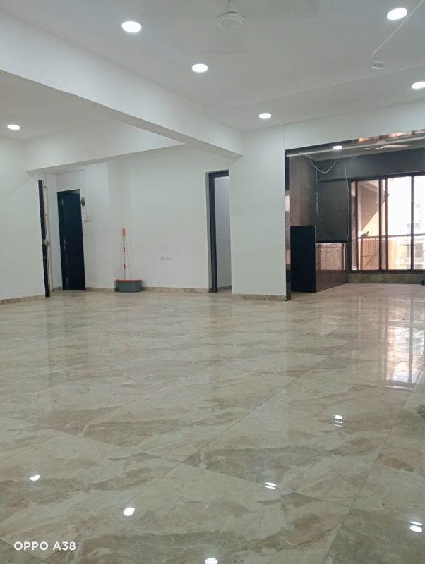 4 BHK + Extra Room Apartment For Rent in Juhu