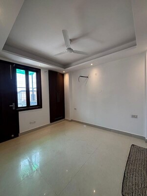 Room in 2 BHK Builder Floor at Palm Residency Chhatarpur, Chattarpur – for Rent