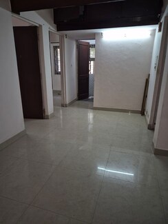 2.5 BHK + Pooja Room Apartment For Rent in Mayur Vihar