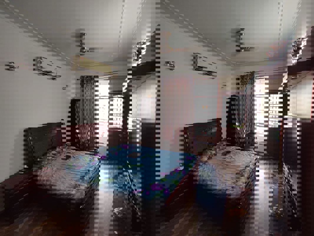 4 BHK 2400 Sq.Ft. Builder Floor in Apex Apartments