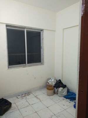 Room in 1 BHK Apartment at Kurla West – for Rent