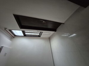 Furnished Amenities in 3.5 BHK Builder Floor at Mayur Vihar – for Sale