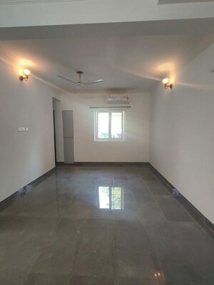 Room in 2 BHK Builder Floor at Saket – for Rent