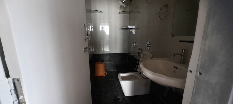Bathroom, andheri west 3 Bedroom 1505 Sq.Ft. Apartment In Andheri West Mumbai 10312014