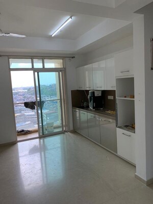 Room in 2 BHK Apartment at Lake avenue CHS, Powai – for Rent