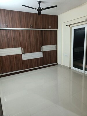 Room in 3 BHK Apartment at Queens Manor Apartment, Shivaji Nagar – for Sale