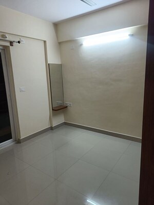 Room in 3 BHK Apartment at Queens Manor Apartment, Shivaji Nagar – for Sale