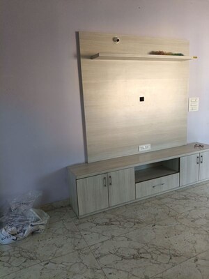 Room in 2 BHK Apartment at Embassy Icon, Infantry Road – for Rent