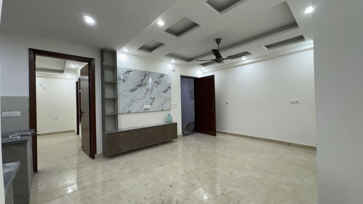 3 BHK + Servant Room,Extra Room Apartment For Rent in Chattarpur