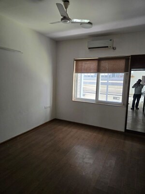 Room in 3 BHK Apartment at Accel CF, Cunningham Road – for Rent