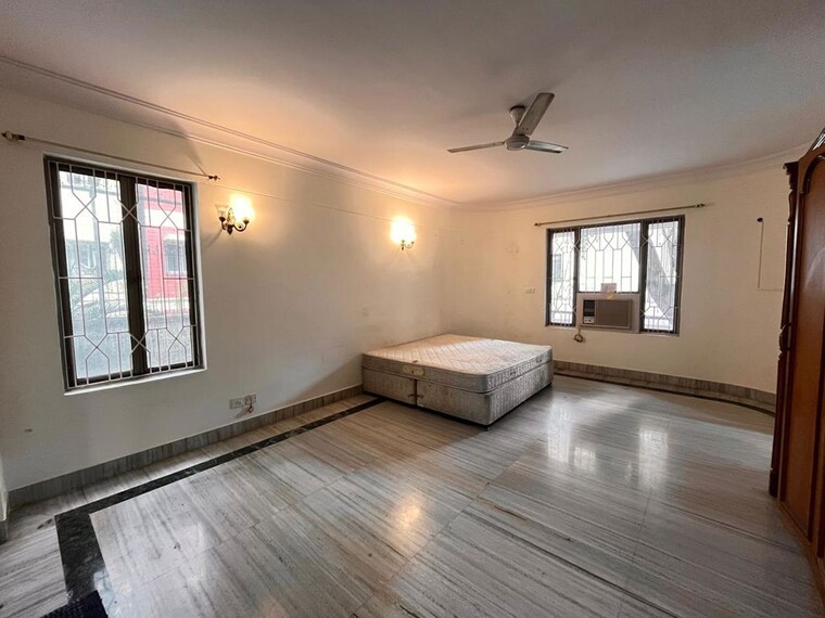 Room, krishna-apartment-vasanth-nagar 3 Bedroom 3000 Sq.Ft. Apartment In Vasanth Nagar Bangalore 9931508