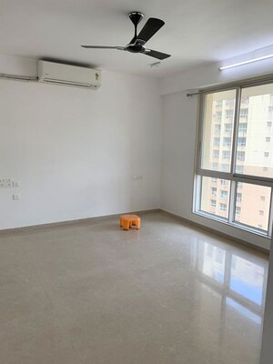 Room in 3 BHK Apartment at Hiranandani Highland, Powai – for Rent