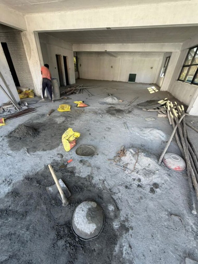  Parking, hs-apartment Commercial Office Space 2500 Sq.Ft. In Cunningham Road Bangalore 9904283