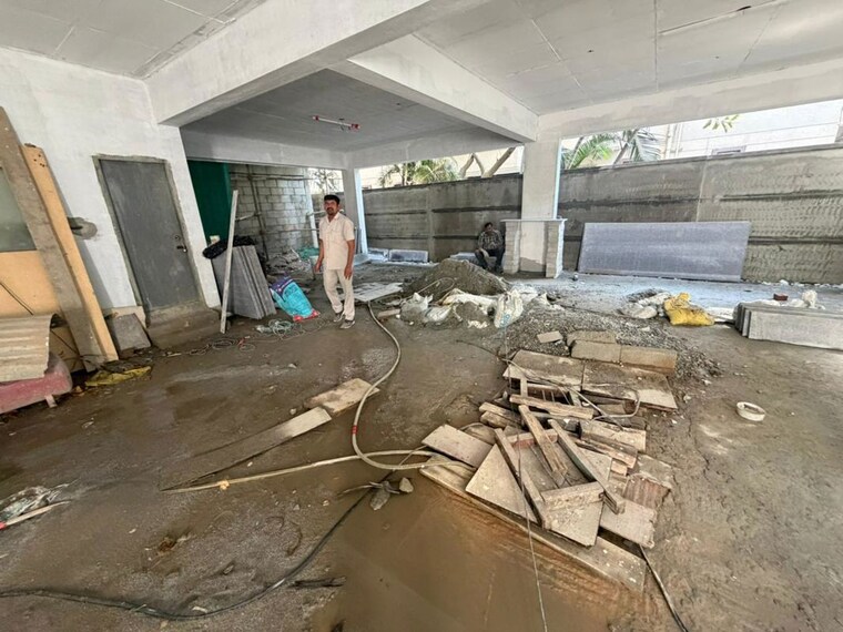  Parking, hs-apartment Commercial Office Space 2500 Sq.Ft. In Cunningham Road Bangalore 9904283