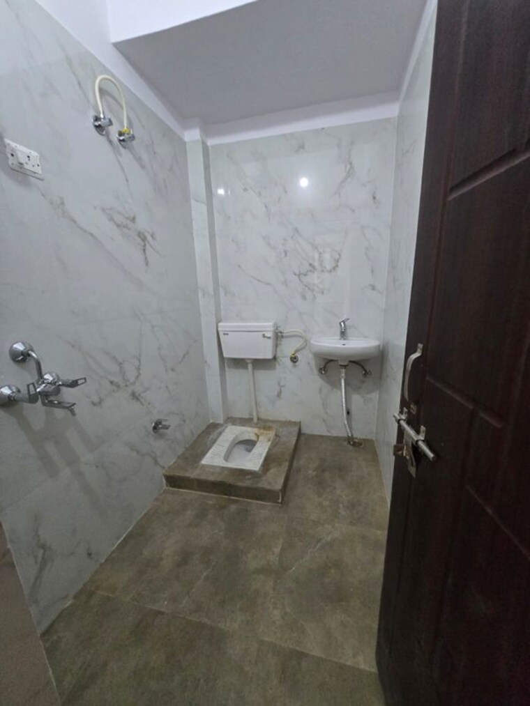 Bathroom, manas-city-extension 2.5 Bedroom 1800 Sq.Ft. Independent House In Indira Nagar Lucknow 10312062