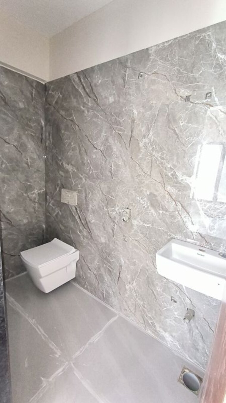 Bathroom, dadar west 1 Bedroom 400 Sq.Ft. Apartment In Dadar West Mumbai 10312075