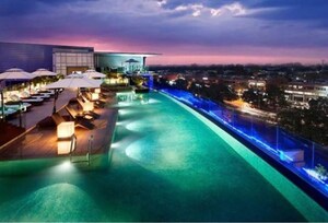 Swimming Pool in 4 BHK Apartment at Andheri West – for Sale