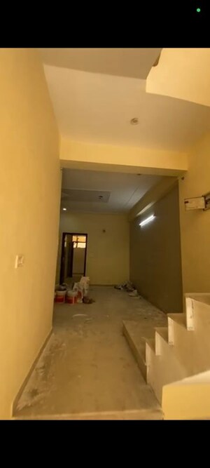 Room in 6+ BHK Independent House at Avantika Colony – for Sale