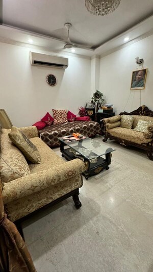 2 BHK Builder Floor For Rent in Krishna Market