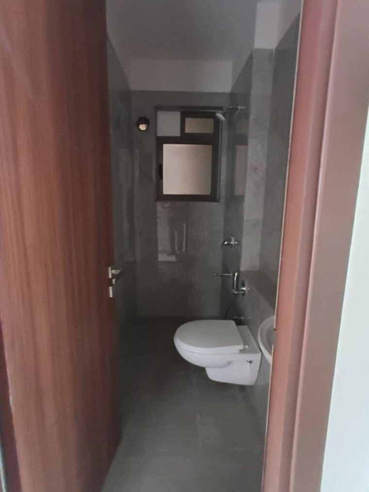 Bathroom, rushabh-sambhav-pearl 1 Bedroom 424 Sq.Ft. Apartment In Andheri West Mumbai 10312117